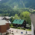 Luxusni U Sjezdovek S Garazi *