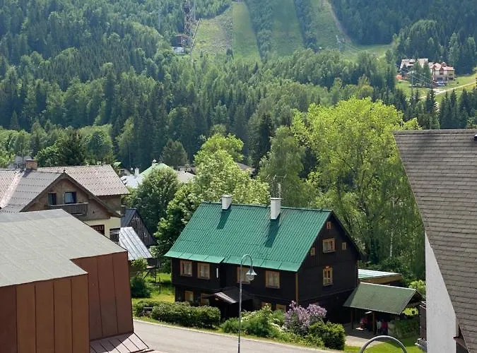 Luxusni U Sjezdovek S Garazi *